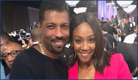 Unveiling The Life Of Deon Cole: His Wife And Family Insights